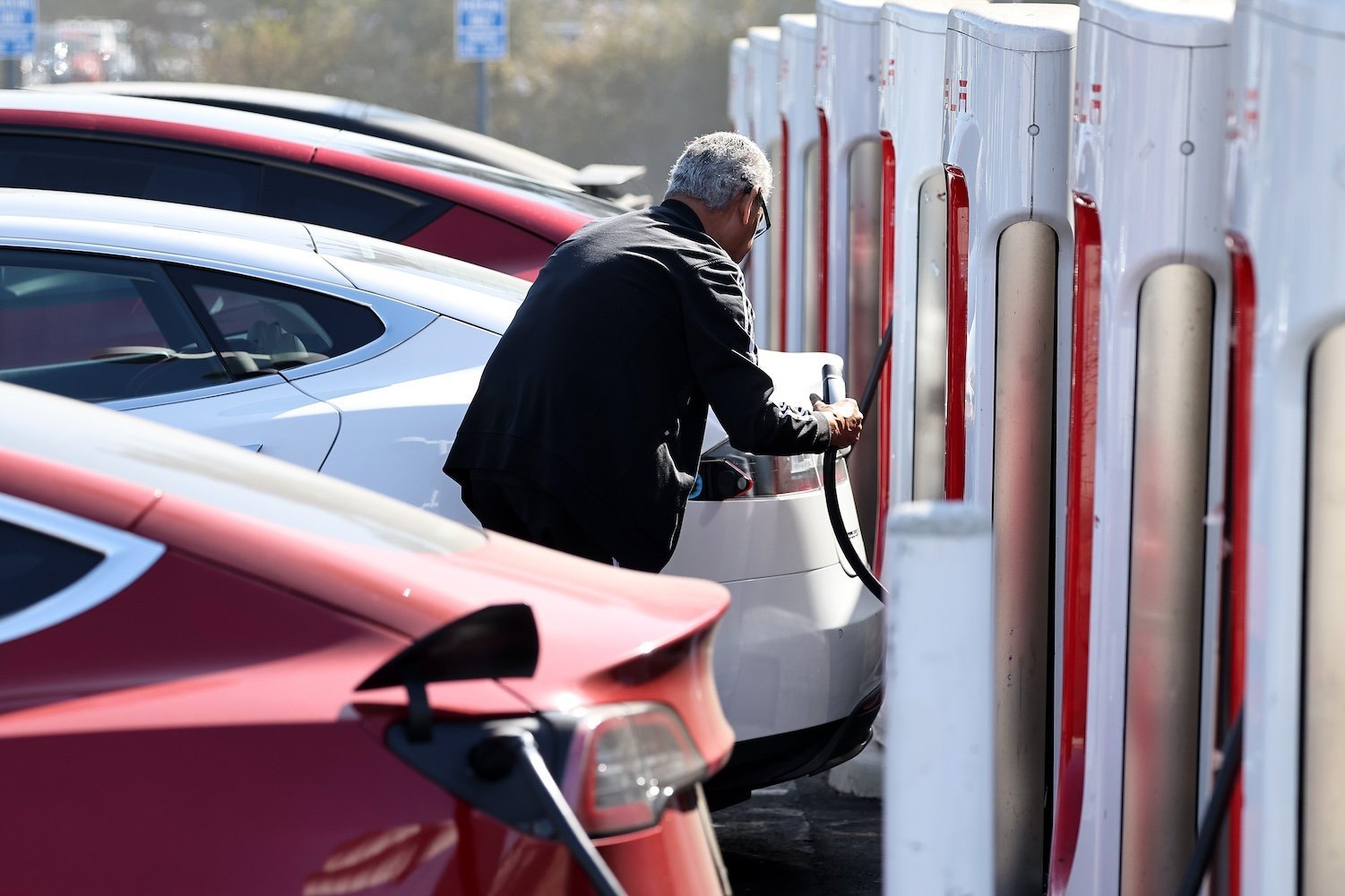 U.S. Government Removing EV Chargers From All Federal Buildings Because They Are "Not Mission Critical"