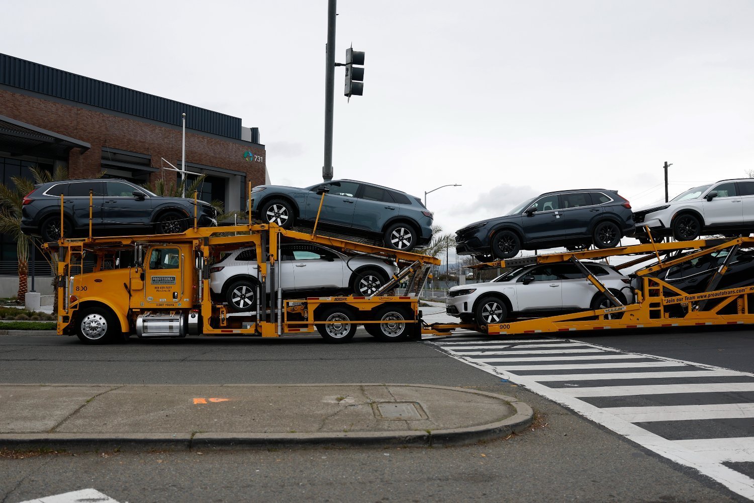 Trump Backtracks on Tariffs, Exempts Automakers for Another Month